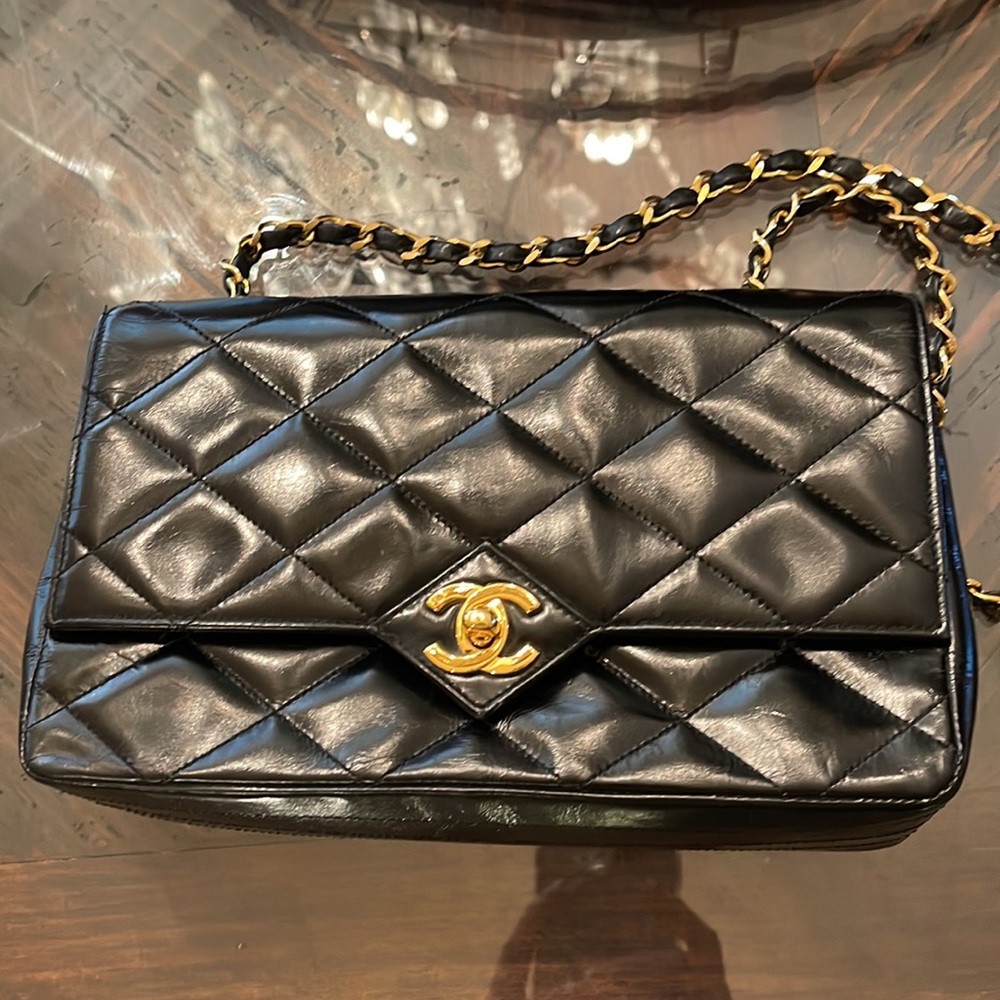 Chanel Vintage Diamond
Tip Single Chain Classic Flap - Picture 12 of 15